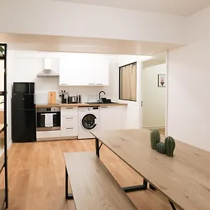 Apartment Joli Parc De La - 4p, Paris