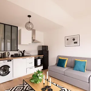 Apartment Lumineux Proche Parc De La, Paris