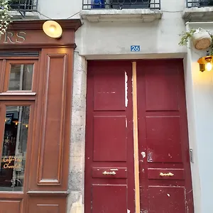  Appartamento Cosy 2 Pièces Typiquement Parisien à Notre-dame